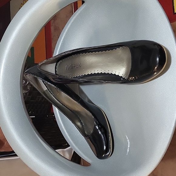 Kenneth Cole Reaction Patent Leather Shoes - Picture 1 of 11
